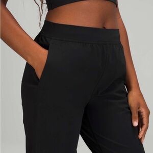 Lululemon sz 12 Adapted State High-Rise Jogger Crop Black Cropped Pants like new
